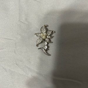 Sparkly and pearl silver brooch